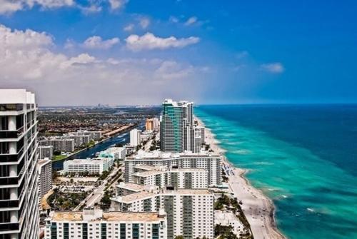הלנדל ביץ' Hallandale Holiday Retreat Hollywood Boardwalk מראה חיצוני תמונה