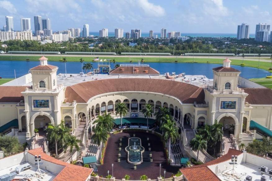 הלנדל ביץ' Hallandale Holiday Retreat Hollywood Boardwalk מראה חיצוני תמונה